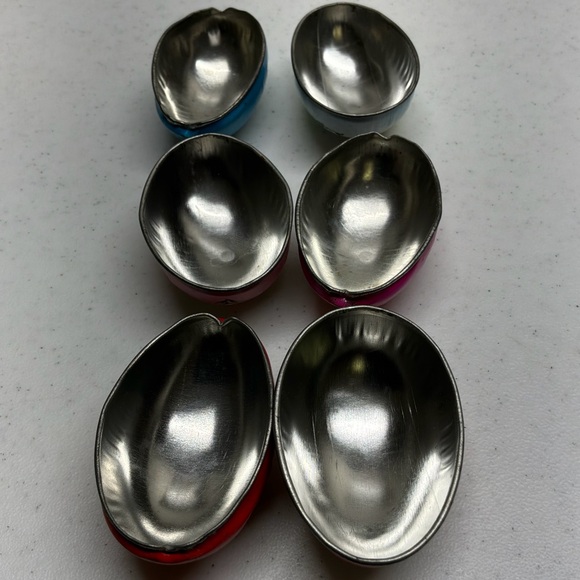 Vintage Metal Easter Egg Tin Trinket Box - Picture 8 of 8